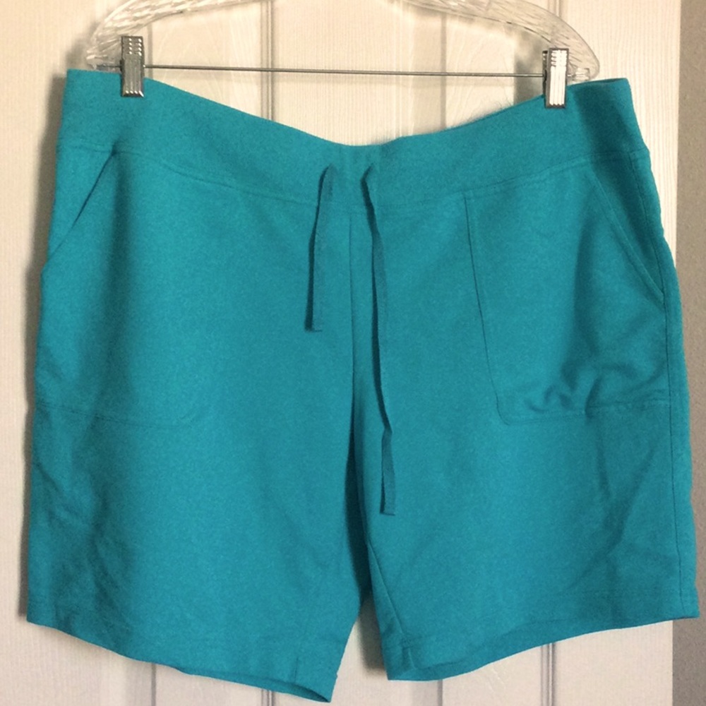 Ladies shorts with drawstring waist